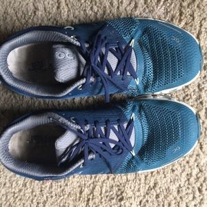 Cloudflyer green and blue